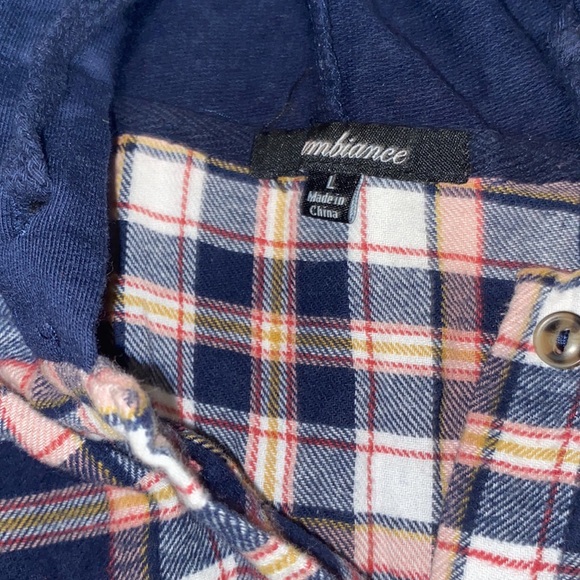 Top - Picture 2 of 2